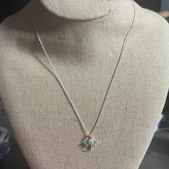 Elegant Silver Dragonfly Pendant Necklace - Picture 2 of 2